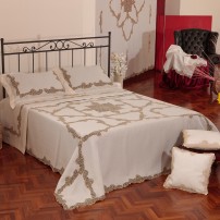 Cantù Bedcover in Pure Linen