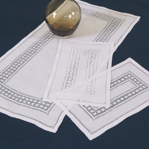 https://www.cappellinistore.com/114-thickbox/norwegian-lace-doilies-in-pure-linen.jpg