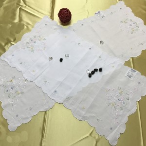 https://www.cappellinistore.com/405-thickbox/needle-stitch-doilies-in-pure-linen.jpg