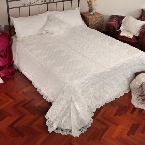 https://www.cappellinistore.com/516-thickbox/rebrode-quilt-in-pure-linen.jpg