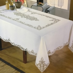 https://www.cappellinistore.com/617-thickbox/pure-linen-burano-tablecloth.jpg