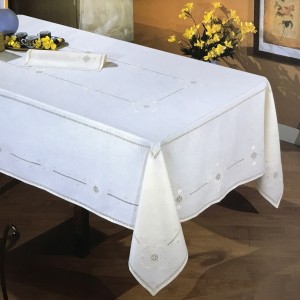 https://www.cappellinistore.com/678-thickbox/intaglio-thread-tablecloth-in-pure-linen.jpg