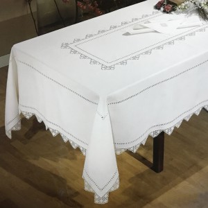 https://www.cappellinistore.com/689-thickbox/intaglio-thread-tablecloth-in-pure-linen.jpg